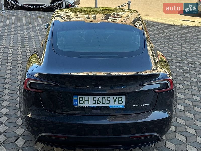 Седан Tesla Model 3 2025 в Одесі