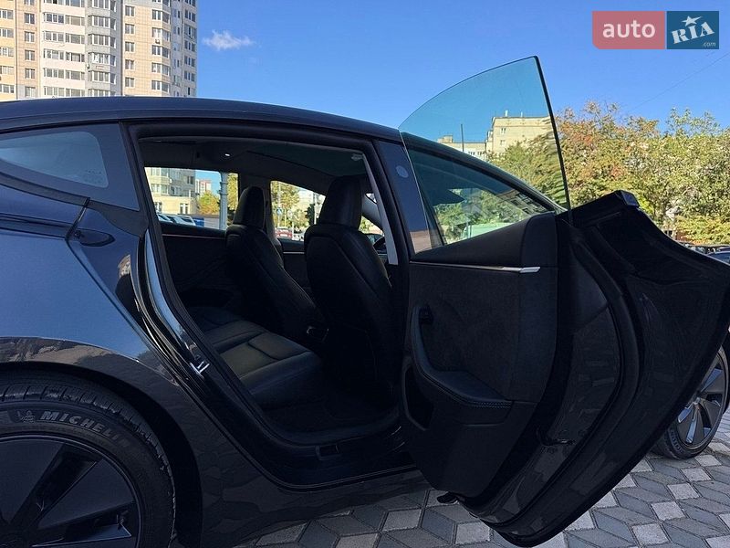Седан Tesla Model 3 2025 в Одесі