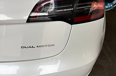 Седан Tesla Model 3 2019 в Луцке