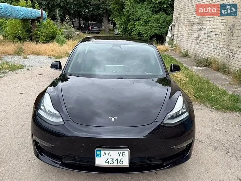 Tesla Model 3 2018