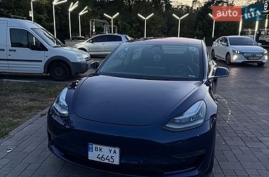 Седан Tesla Model 3 2018 в Рівному