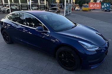 Седан Tesla Model 3 2018 в Ровно