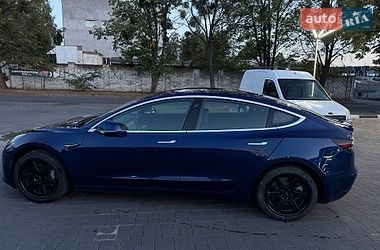 Седан Tesla Model 3 2018 в Рівному