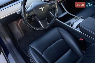 Седан Tesla Model 3 2018 в Рівному
