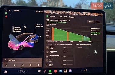 Седан Tesla Model 3 2018 в Ровно