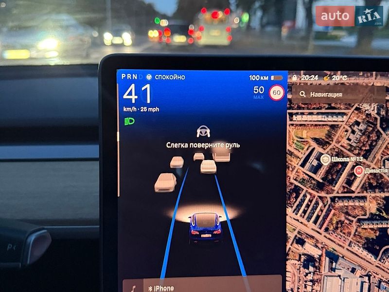 Седан Tesla Model 3 2018 в Ровно