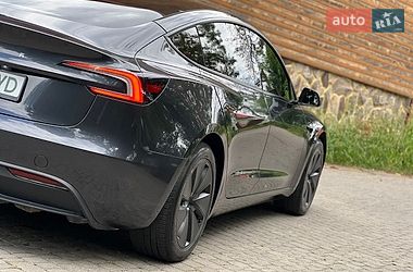 Седан Tesla Model 3 2025 в Самборе