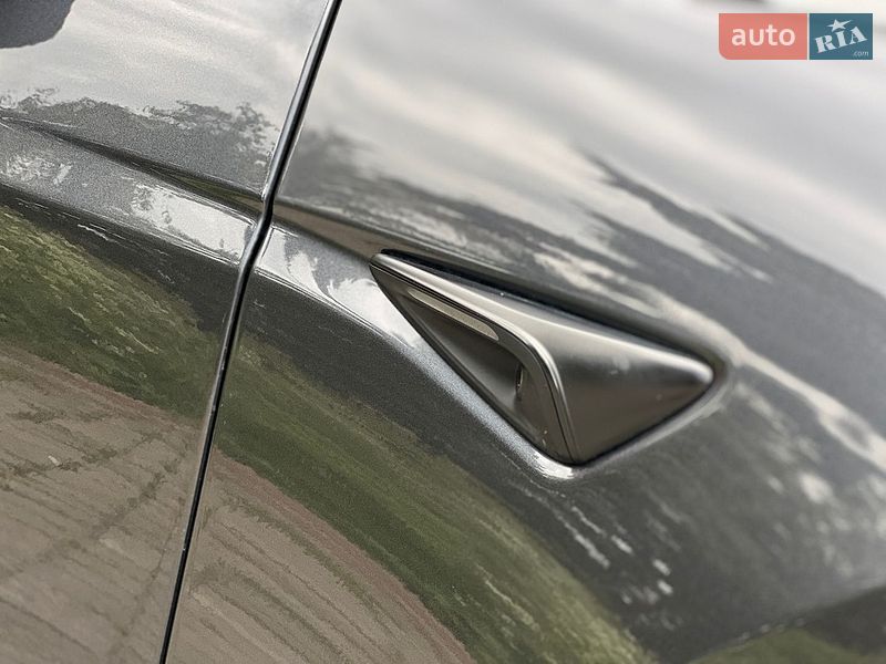 Седан Tesla Model 3 2025 в Самборе
