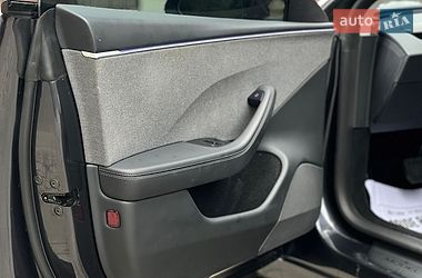 Седан Tesla Model 3 2025 в Самборе