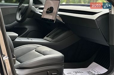 Седан Tesla Model 3 2025 в Самборе