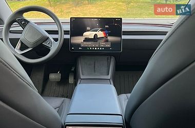 Седан Tesla Model 3 2024 в Чернівцях