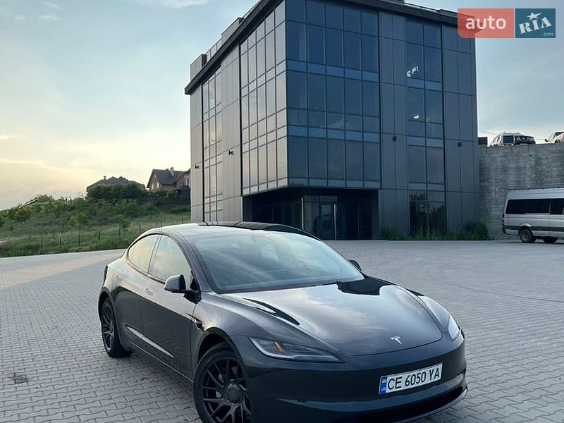 Tesla Model 3 2024