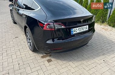 Седан Tesla Model 3 2019 в Ужгороде