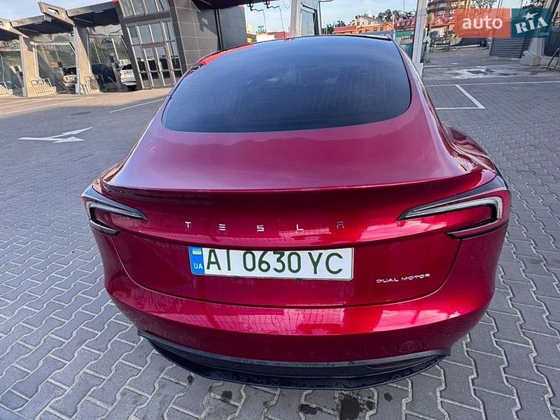 Седан Tesla Model 3 2024 в Киеве