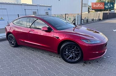 Седан Tesla Model 3 2024 в Києві