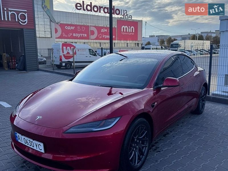 Седан Tesla Model 3 2024 в Киеве
