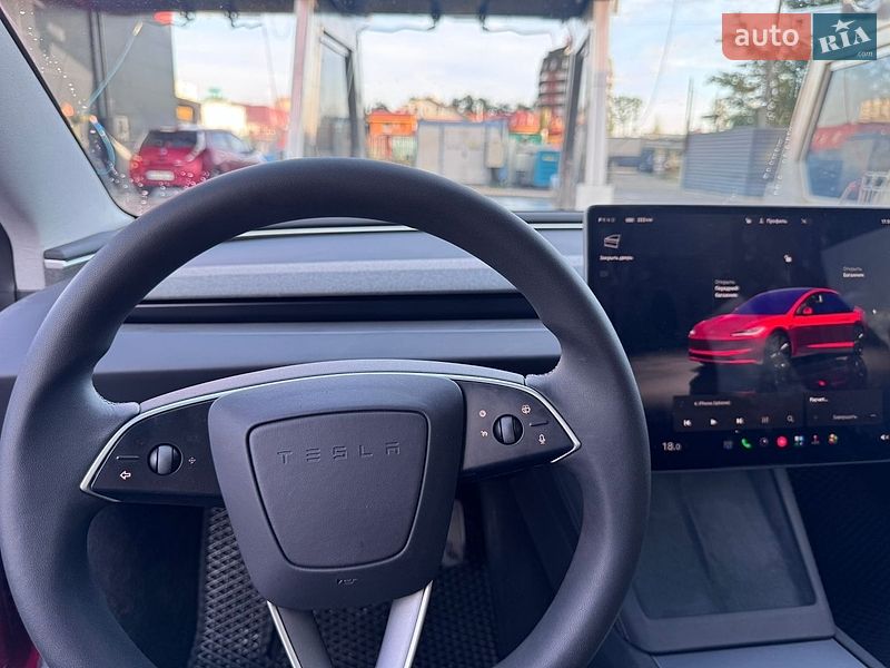 Седан Tesla Model 3 2024 в Киеве