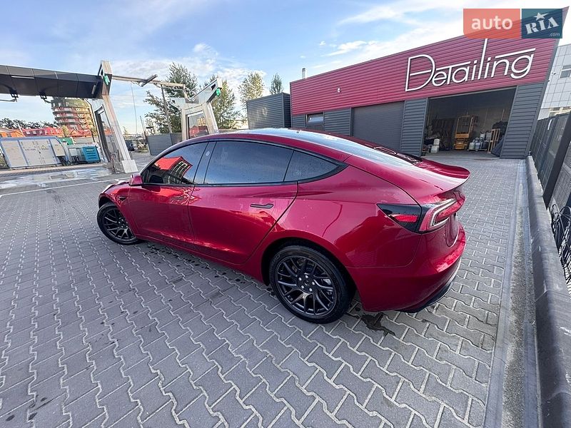 Седан Tesla Model 3 2024 в Киеве