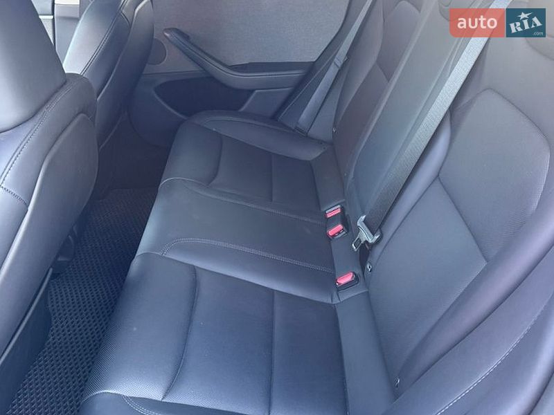 Седан Tesla Model 3 2024 в Киеве