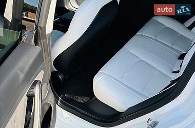 Седан Tesla Model 3 2021 в Покрові