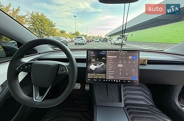 Седан Tesla Model 3 2024 в Києві