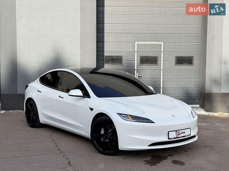 Tesla Model 3 2024