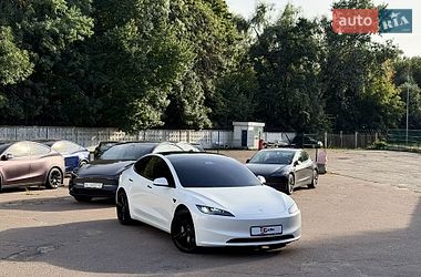 Седан Tesla Model 3 2024 в Києві