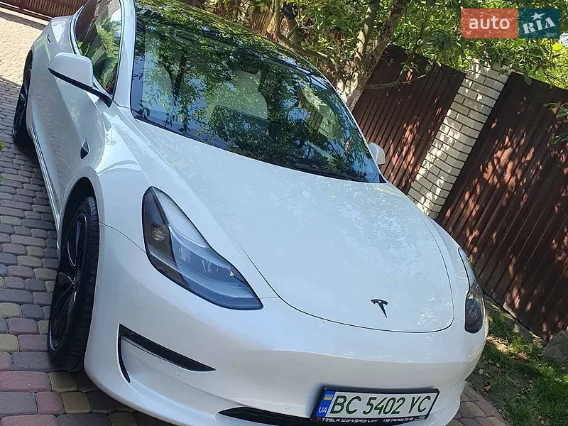 Tesla Model 3 2022