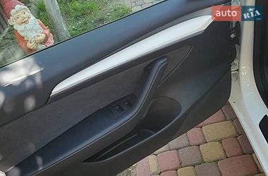 Седан Tesla Model 3 2022 в Львове