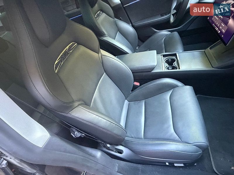 Седан Tesla Model 3 2024 в Киеве