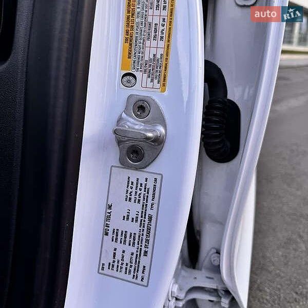 Седан Tesla Model 3 2019 в Львові фото 4 Седан Tesla Model 3 2019 в Львові