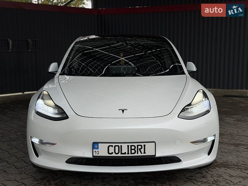 Седан Tesla Model 3 2018 в Ирпене