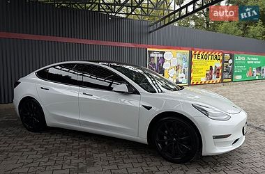 Седан Tesla Model 3 2018 в Ирпене