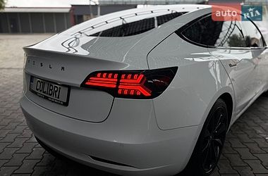 Седан Tesla Model 3 2018 в Ирпене