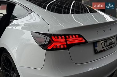 Седан Tesla Model 3 2018 в Ирпене
