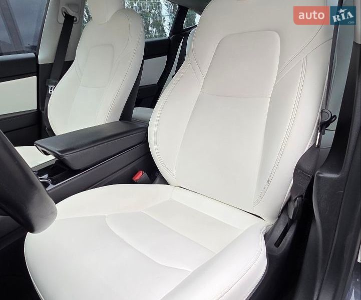 Седан Tesla Model 3 2019 в Хмельницком