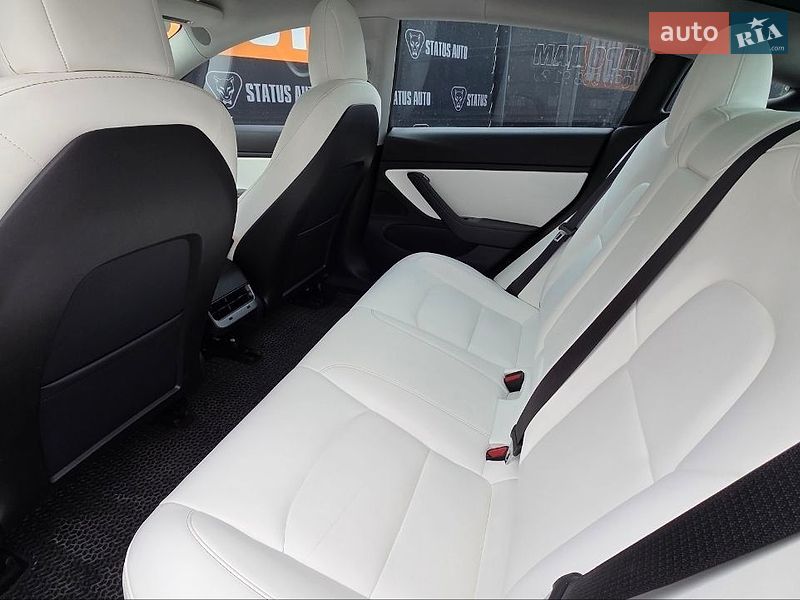 Седан Tesla Model 3 2019 в Хмельницком