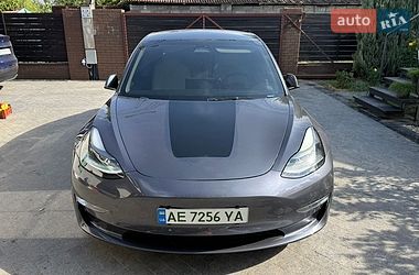 Седан Tesla Model 3 2023 в Дніпрі