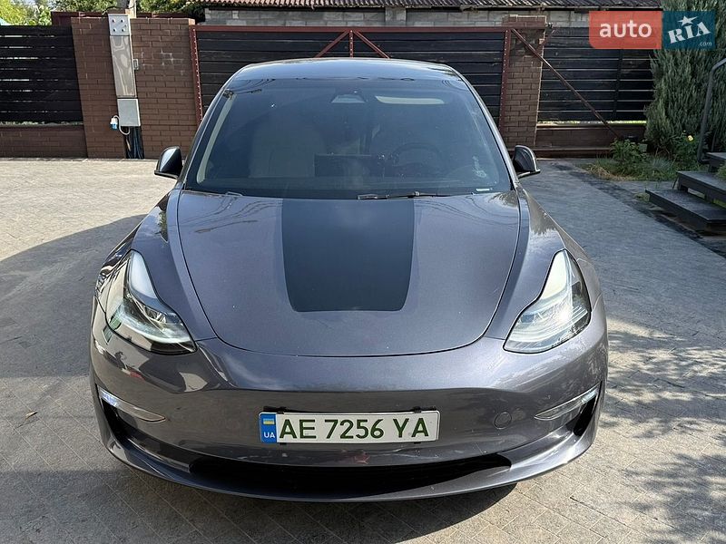 Седан Tesla Model 3 2023 в Дніпрі