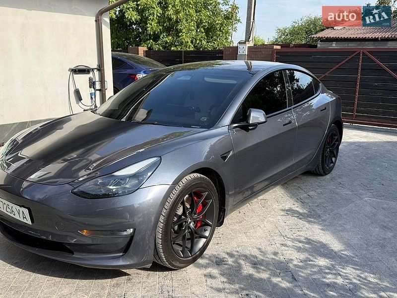 Седан Tesla Model 3 2023 в Дніпрі