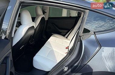 Седан Tesla Model 3 2023 в Дніпрі