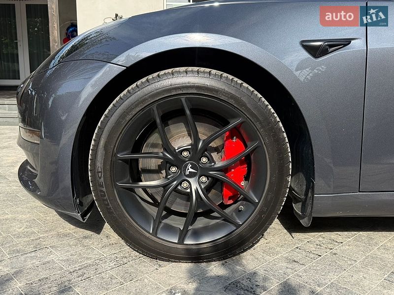 Седан Tesla Model 3 2023 в Дніпрі