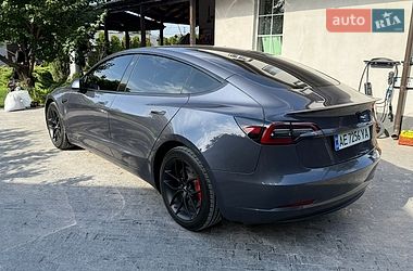 Седан Tesla Model 3 2023 в Дніпрі
