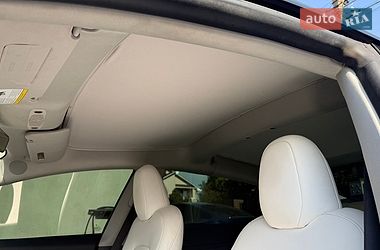 Седан Tesla Model 3 2023 в Дніпрі
