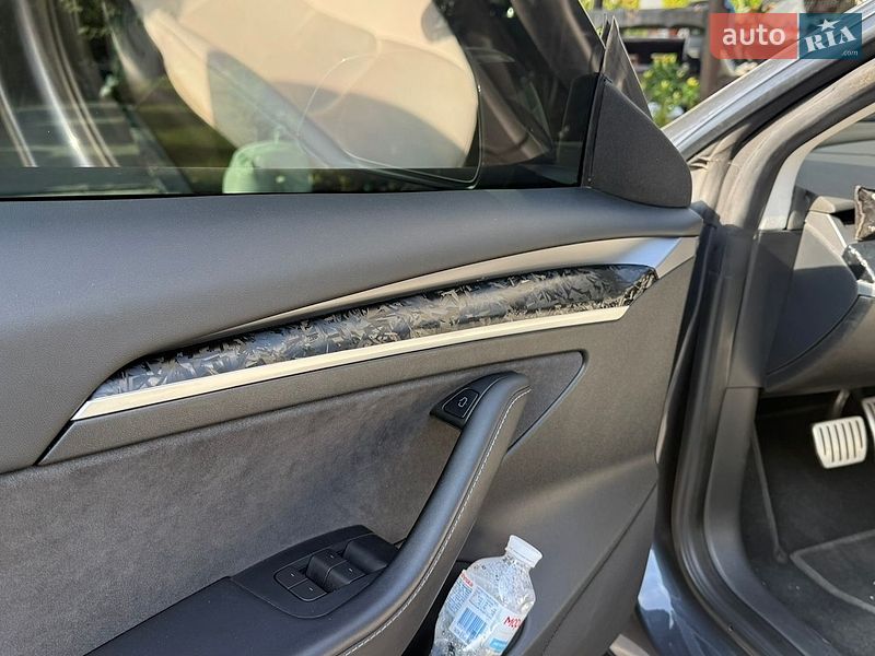 Седан Tesla Model 3 2023 в Дніпрі