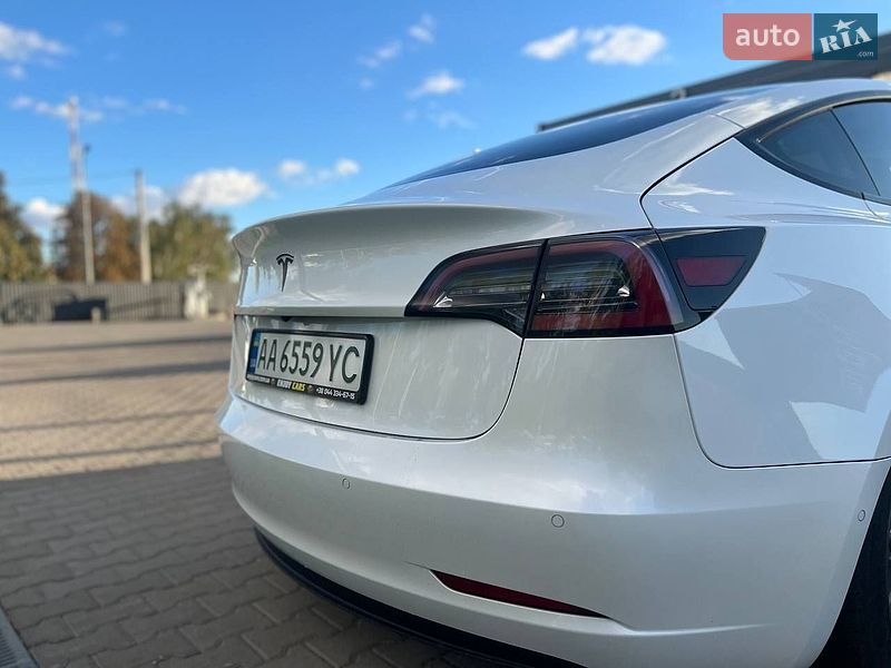 Седан Tesla Model 3 2021 в Києві