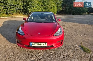 Седан Tesla Model 3 2019 в Харкові