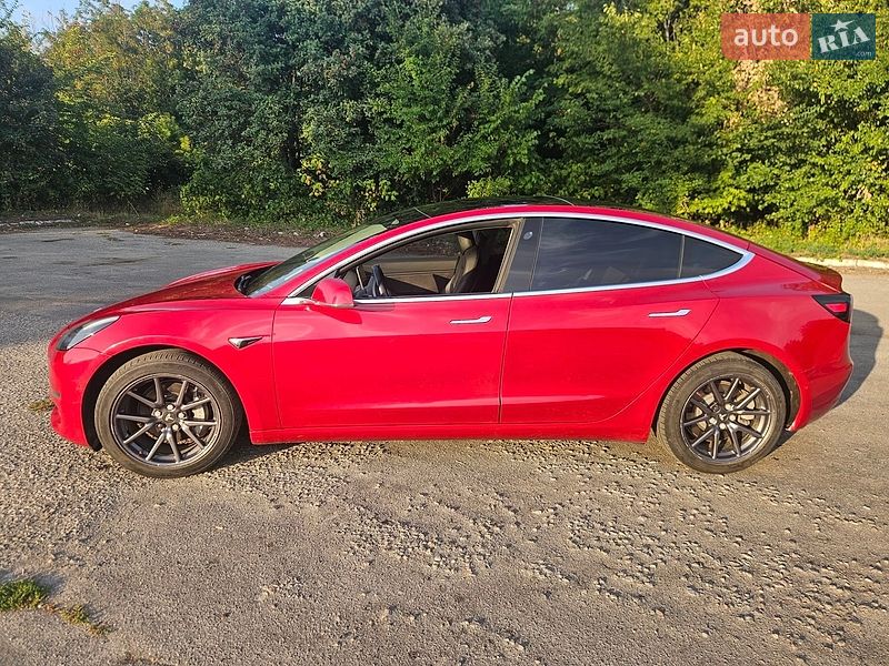 Седан Tesla Model 3 2019 в Харкові