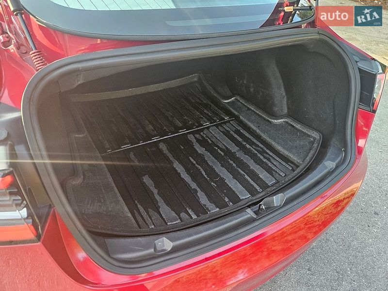 Седан Tesla Model 3 2019 в Харкові
