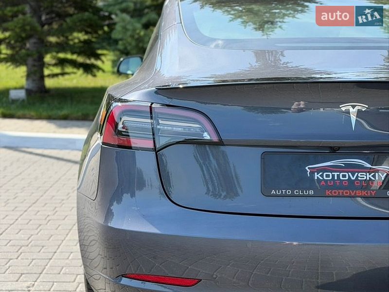 Седан Tesla Model 3 2021 в Одесі